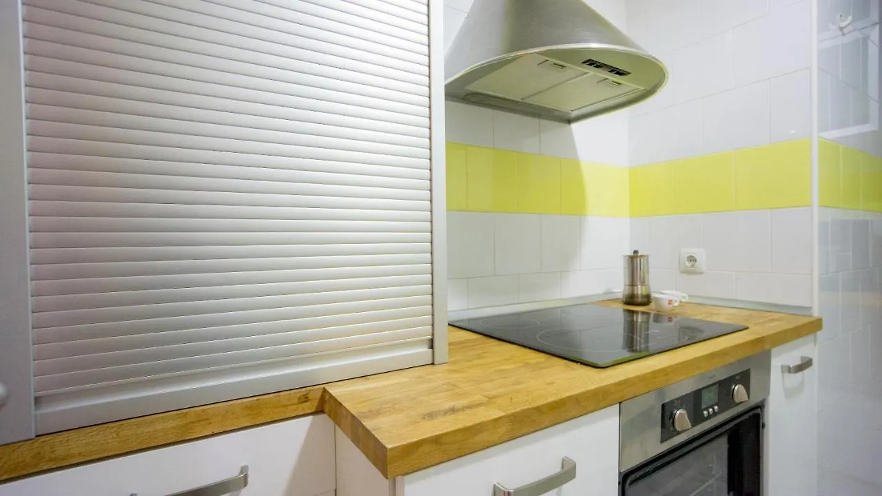 Rentalsevilla Luminoso Apartamento Con Terraza En La Maestranza Spain