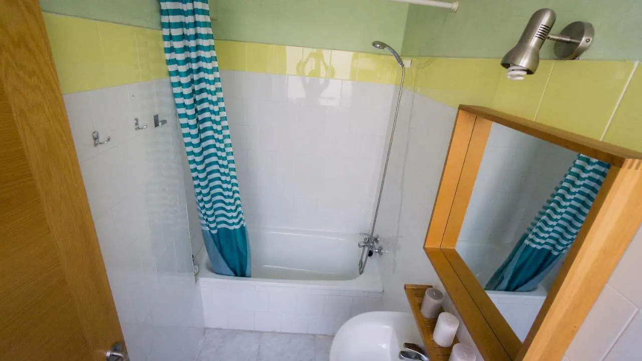 Rentalsevilla Luminoso Apartamento Con Terraza En La Maestranza Seville