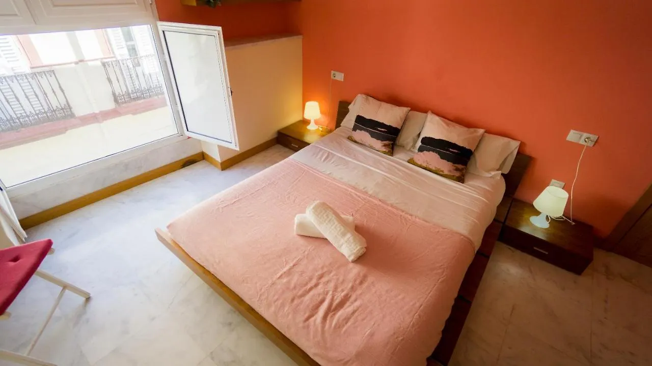Rentalsevilla Luminoso Apartamento Con Terraza En La Maestranza