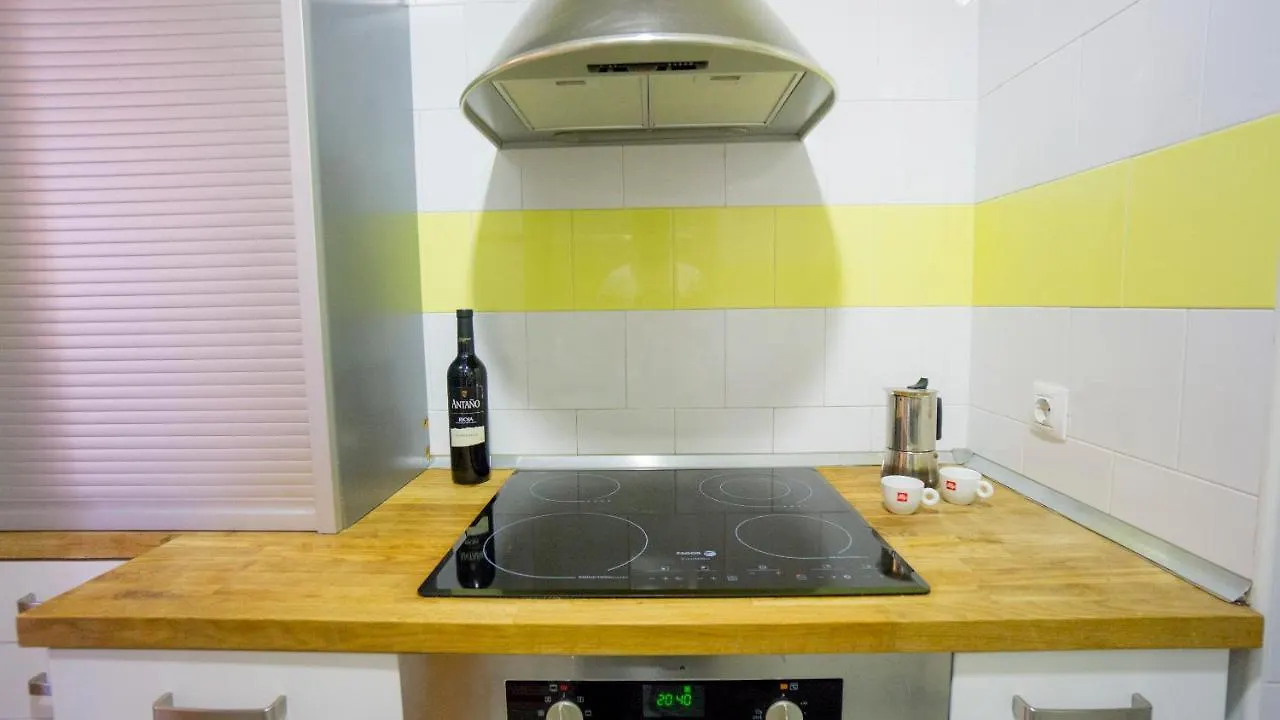 Rentalsevilla Luminoso Apartamento Con Terraza En La Maestranza Apartment